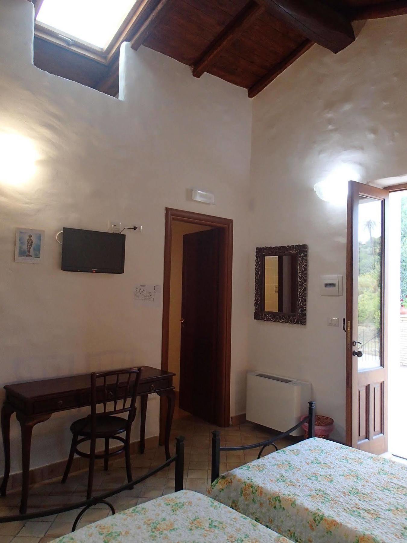 Gasthaus Patitiri Santa Teresa Di Riva Exterior foto